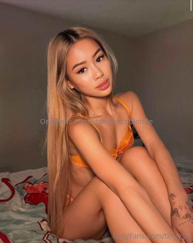 💕 Oh my god ON LIVE!!💕4’10 petite Asian @tinyyyk is super sh..
