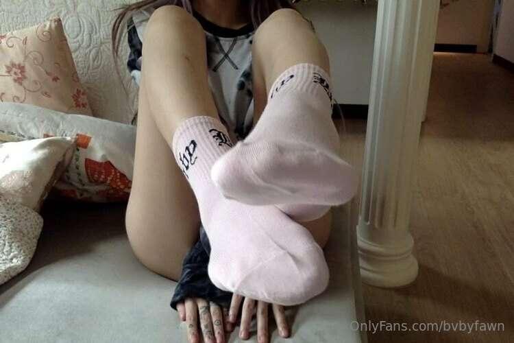 btw y’all, i’m on feetfinder! 

still setting up my profile ..