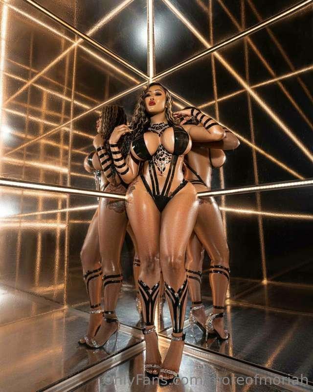 Friday mood: Queen, Diva, your favorite slut