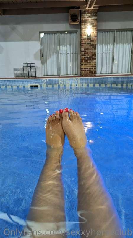 Ah~ Needed a nice dip in the pool after a long day! 👙

Do I ..