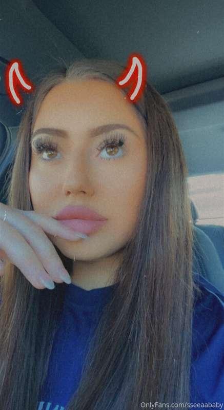 😈