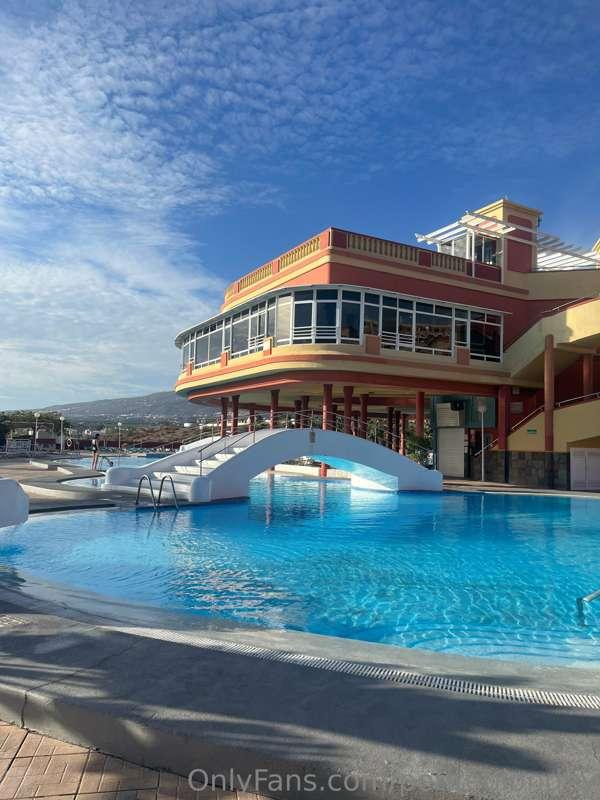 petiteblondey image #0