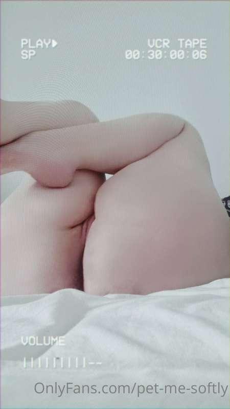 A cute little pussy photoshoot 💖 smooth, soft and cute as he..