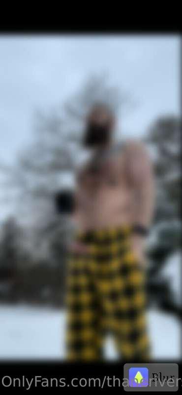 Good morning sexy! My yellow PJ’s and my cock popped out 😲. ..