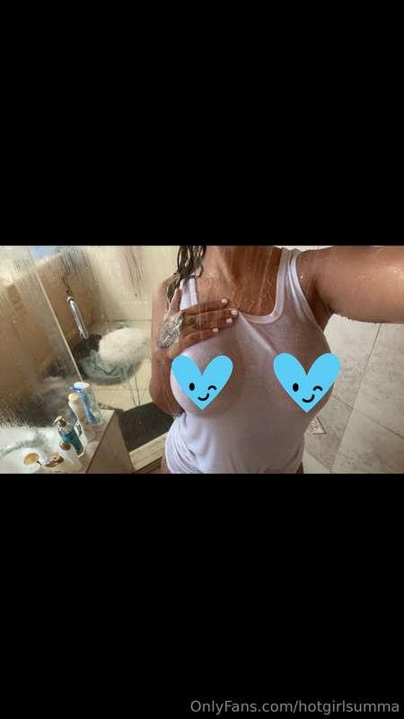Wanna see what’s under the emoji??? 🙈😏