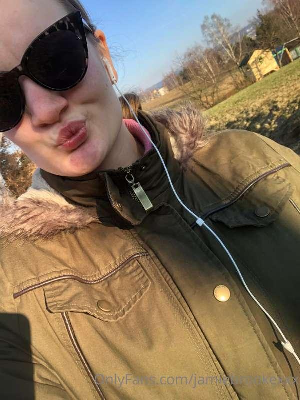 Autumn knock on door...So cold outside 🥶
Cum to me II will m..