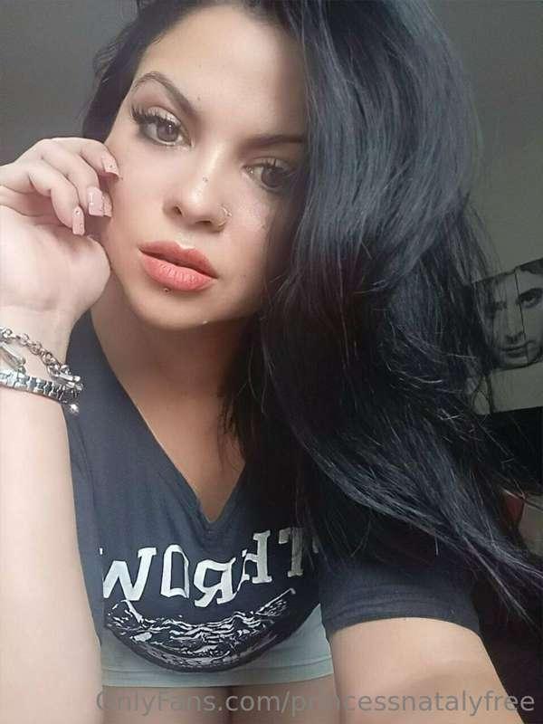 @morena666666 @morena666666

Hot brunette,🍓 Hot photos and v..