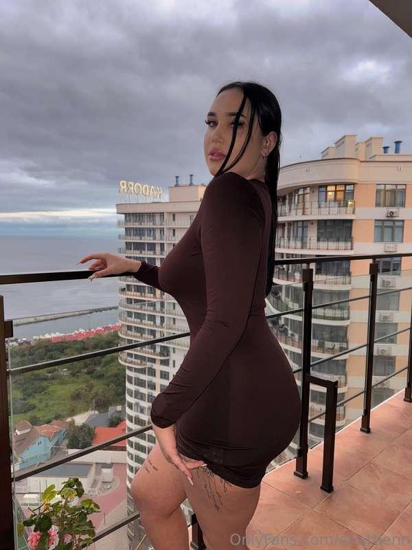 What body part do you find most attractive about me🤤? 