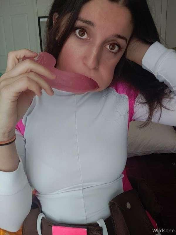 I think I need a natural colored dildo to give blow jobs too..