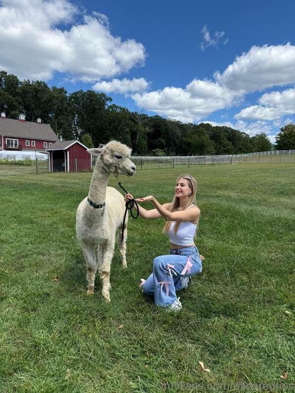 aliceredlips image #0