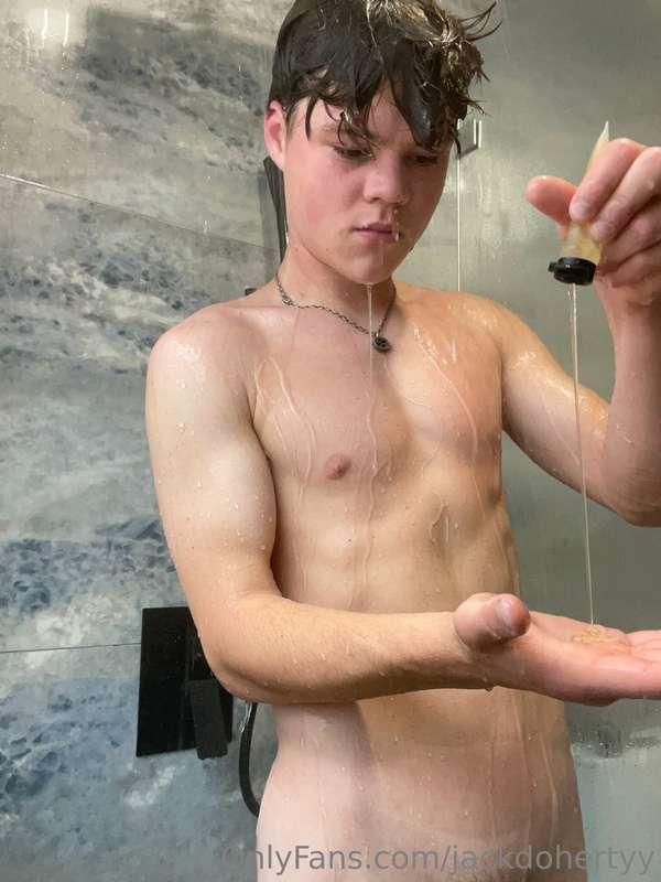 I’m soaking wet wanna cum?