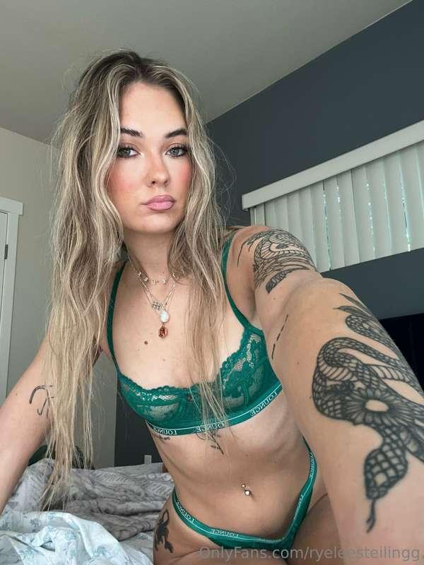 Cum lay in bed with me?