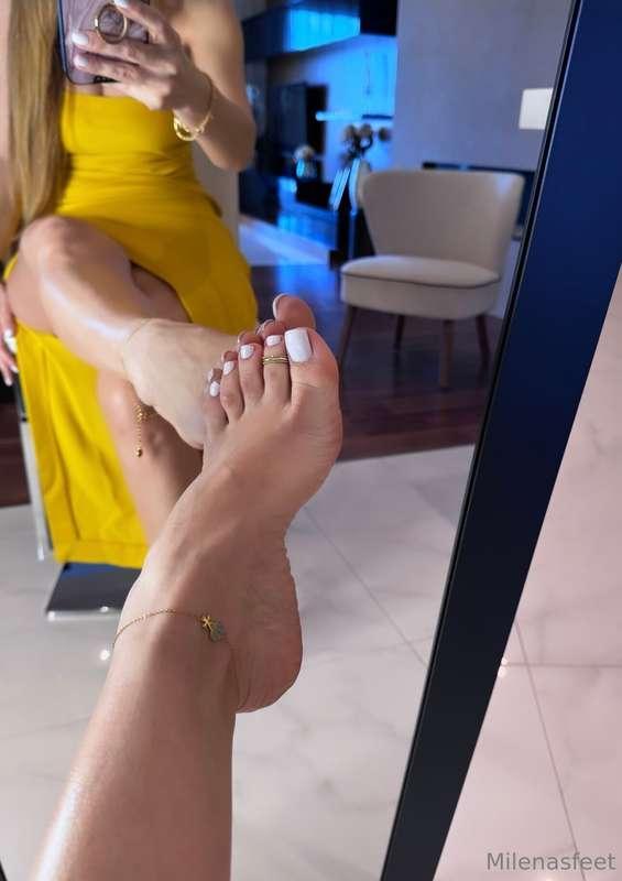 Good morning ☀️ 
- hope these brighten your day xx