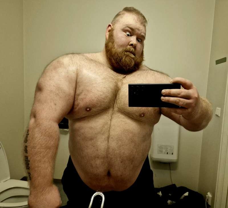 Chestday💦 like this chest?  And the arms?
Belly?
