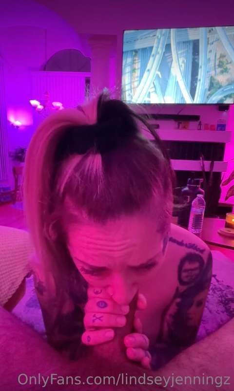 Daddy likes it when I deep throat.. hope you do too. 🤤 cummi..