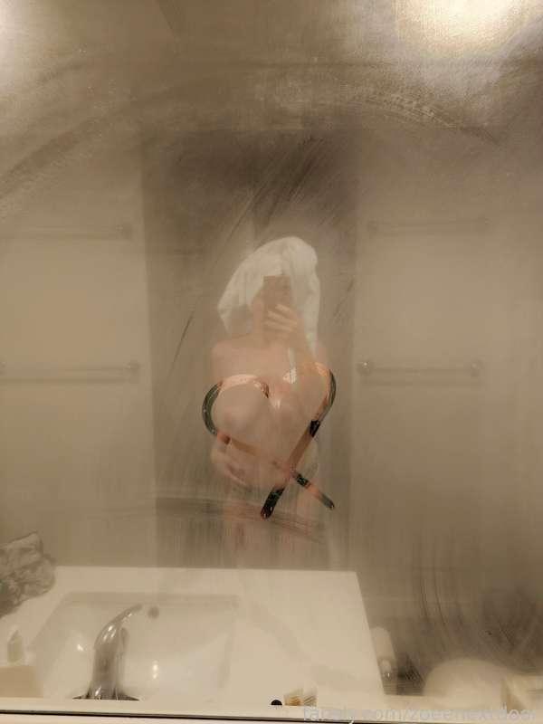 zoeenextdoor image #2