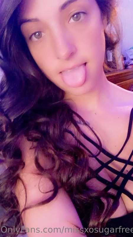 Can't wait to play tonight 😜

Buy me some drinks so I can lo..