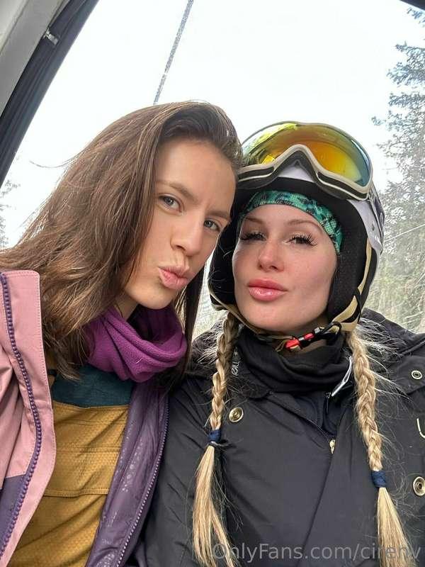 How cute do @arnakarls and I look?! 🤩