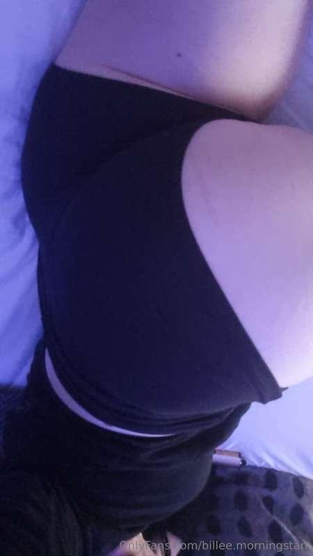 Sub to my VIP to see what's underneath 🥵https://onlyfans.com..