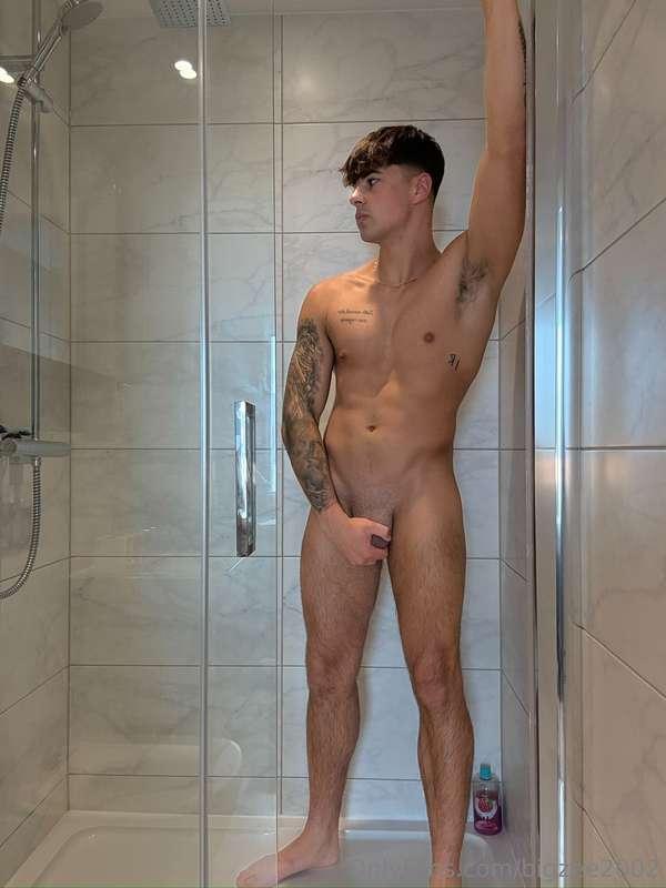 Feeling horny or is it just me.. 😏