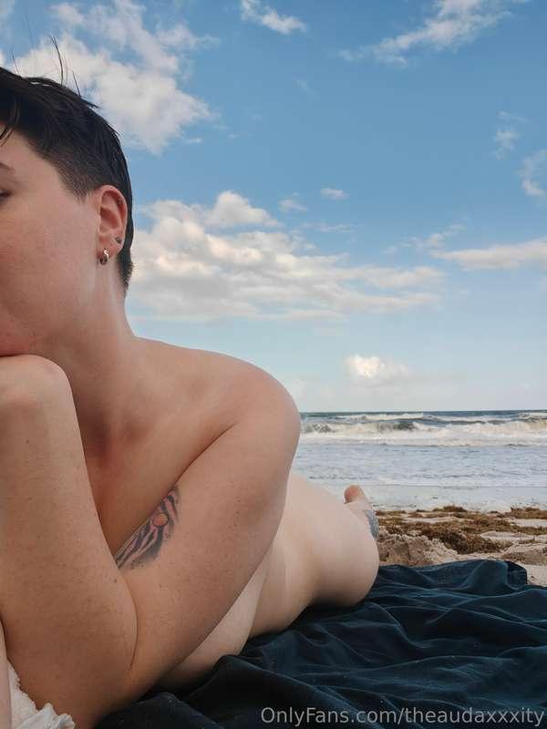 Lovely day at the Playalinda Beach in Florida! Having a sect..