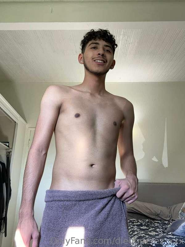 Should I drop the towel? 🫣
