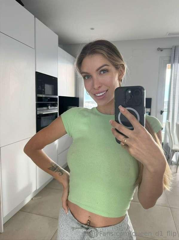 It's been a rough day, let's chill out and unwind, dude.🥰💋