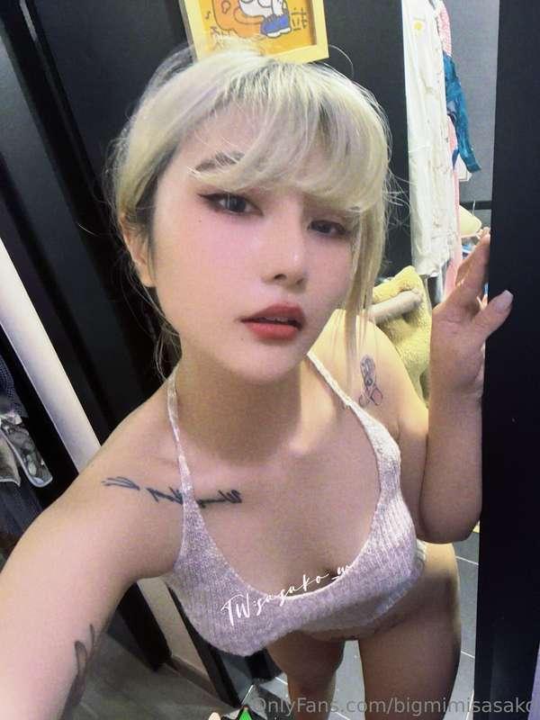 落去抌垃圾🥵好想試吓喺樓下公廁papa 今日原本約咗人諗住打開年第一炮😋點知晏晝等到依家,佢話改第二日,(((你明唔明嗰..