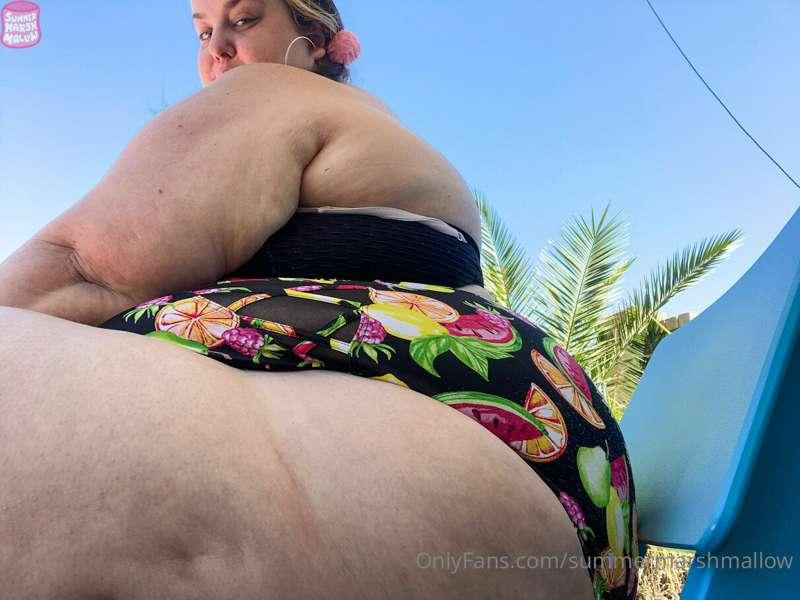 Does this side angle make me look fat? 😇