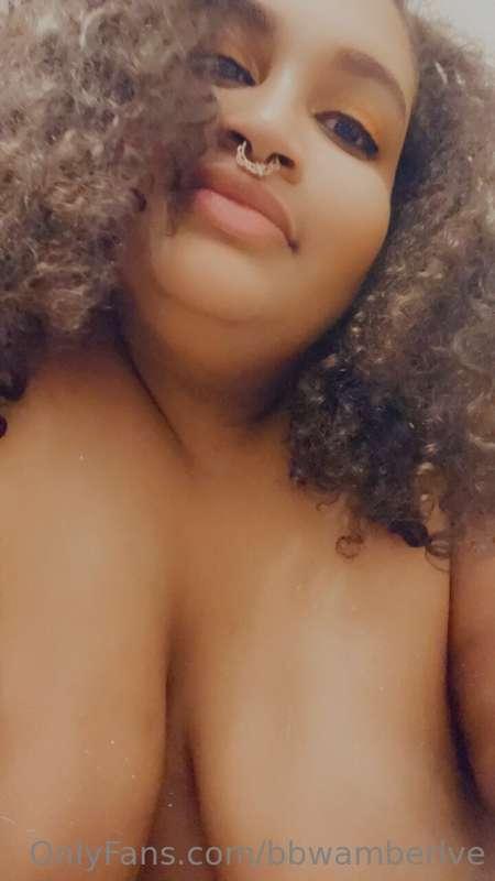 I’m your sweet, sticky, ever-growing secret 🍯