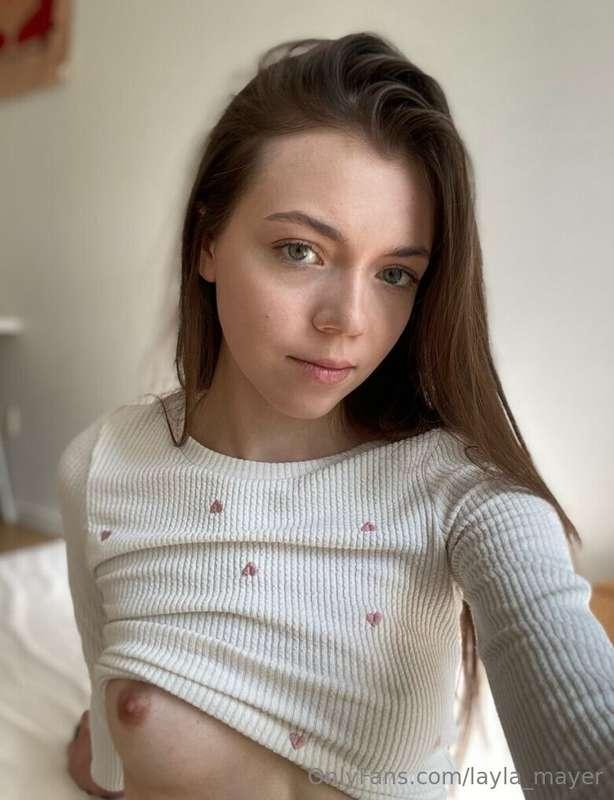 OMG! She’s @miladorms so hot and wild 😱 Mila's freaky and ho..