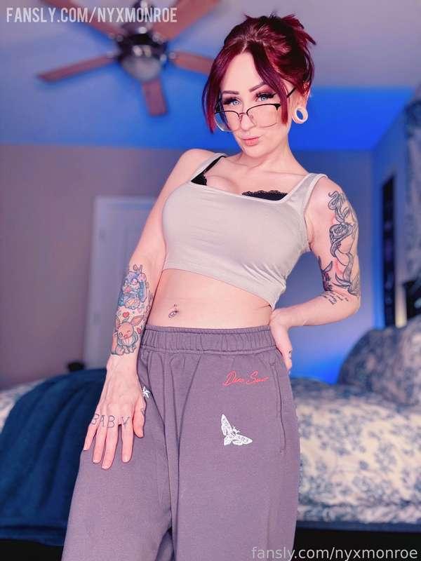 Do you prefer my clothes on or off? &amp; do you like my new bra and thong? 😜

#RedHair #Tattoos #Petite #BigTits #Piercings