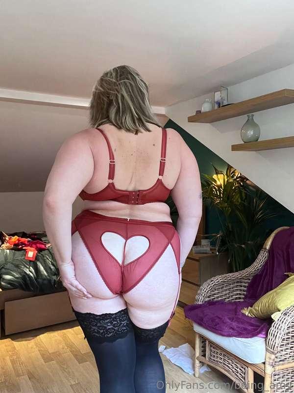 *Trying to think of a funny arse based caption*