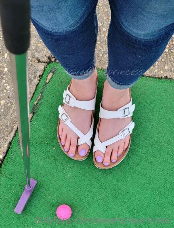 Just a throwback post to some of my favorite pedicures. It's..