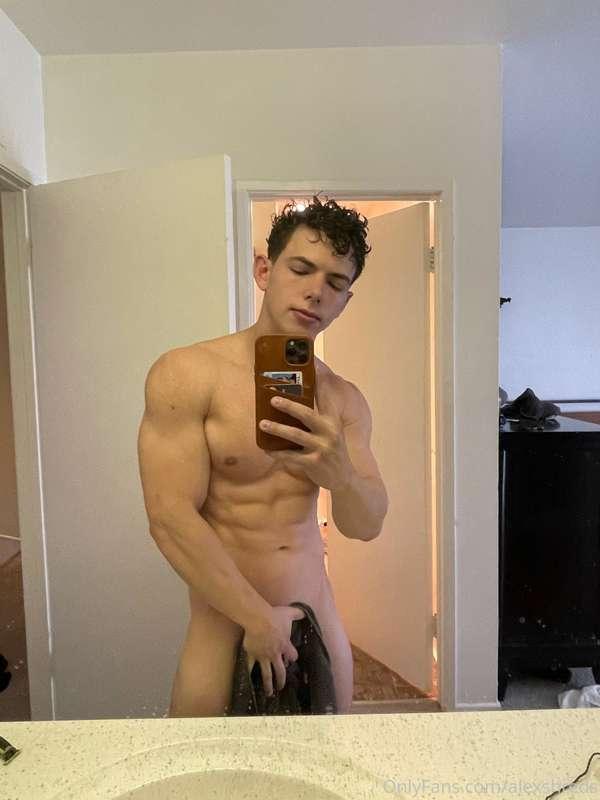 Tip $15 to remove the towel 😈😈