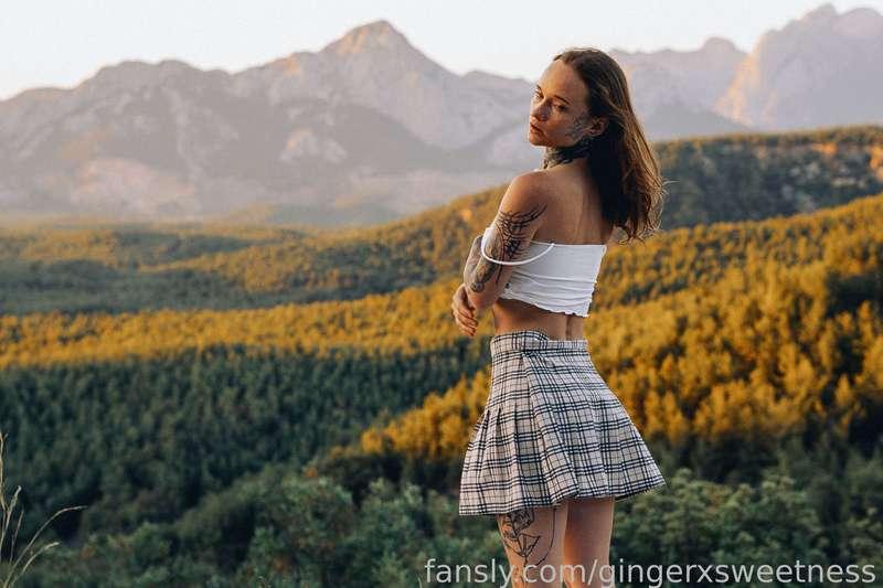 Misty mountains, ultramarine spruce trees and orange sun🥰✨
My skin basks in the warm rays of the sun and my hair flutters in the cool wind😍
What kind of music should be playing here?😏💋


#fyp #bisexual #nude #blowjob #pussy #ass #sexy  #tits #anal #boygirl