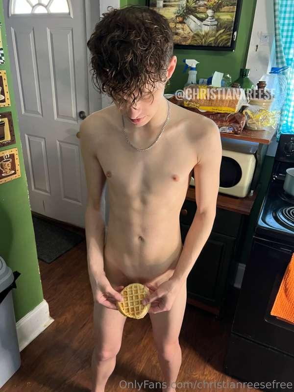 Who wants a soggy waffle?🧇