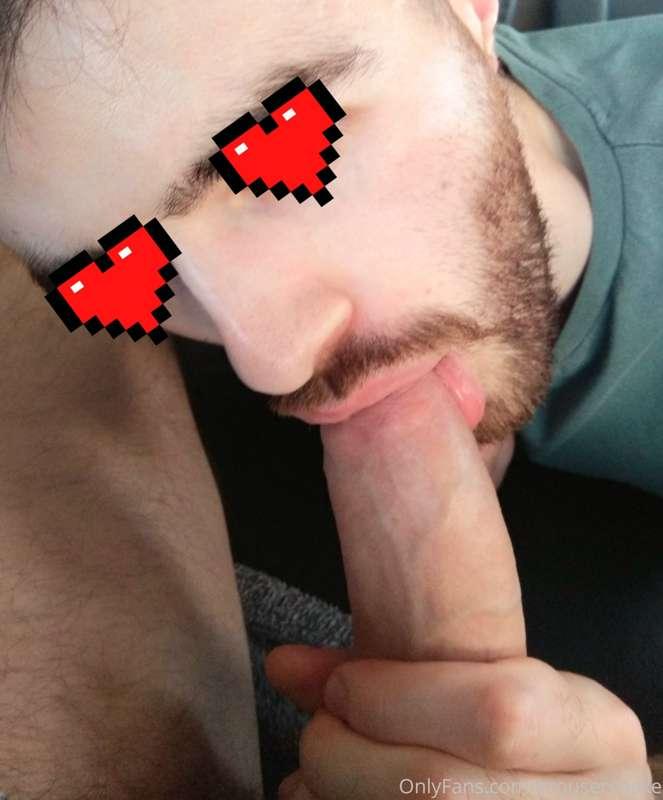 Seems like u guys like the sucking pics I uploaded (I.e. big..