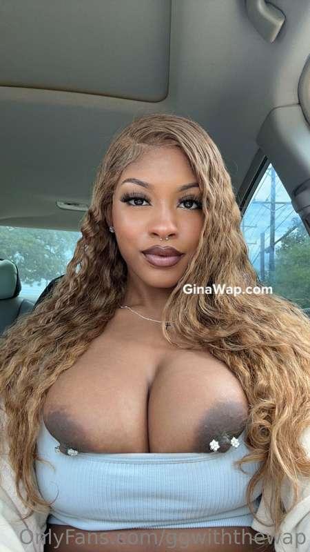 😉 would you date me?