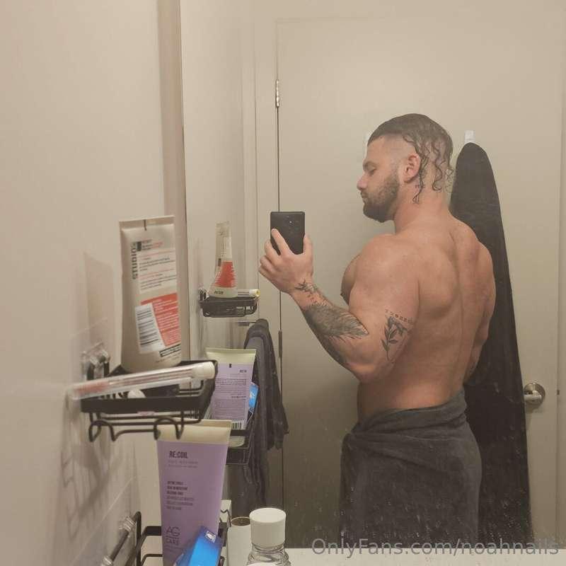 Post gym steamy shower 😜