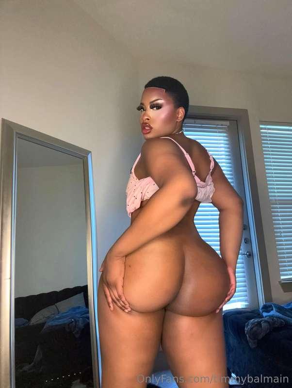 Fat butt 🥰