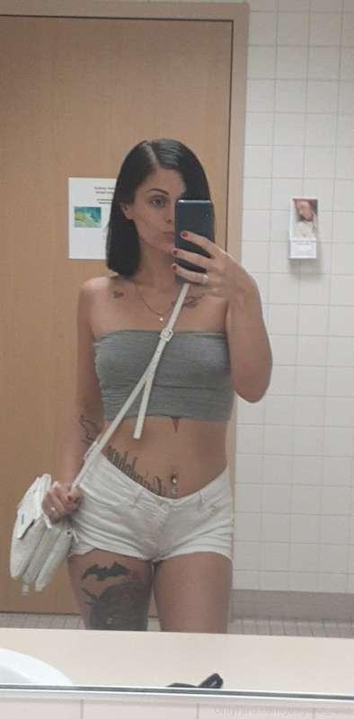 joslynnn_rose image #0