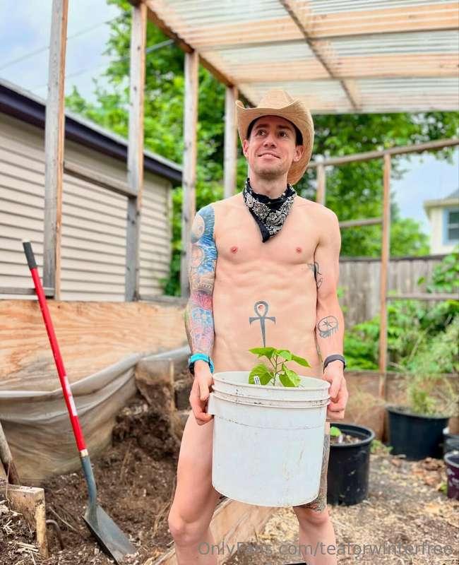 Naked in nature, Happy spring 