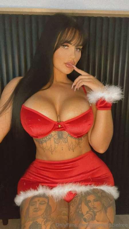 Lots of naughty new content over at @reneegracie Don’t miss ..
