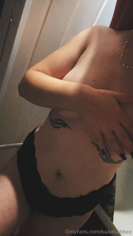 Hey guys! https://onlyfans.com/baadbaabeevip Please join my ..