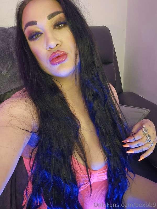 I need selfies 