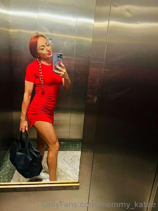 Hello my kittens❤😈

I'm on my way home after a very hard wor..