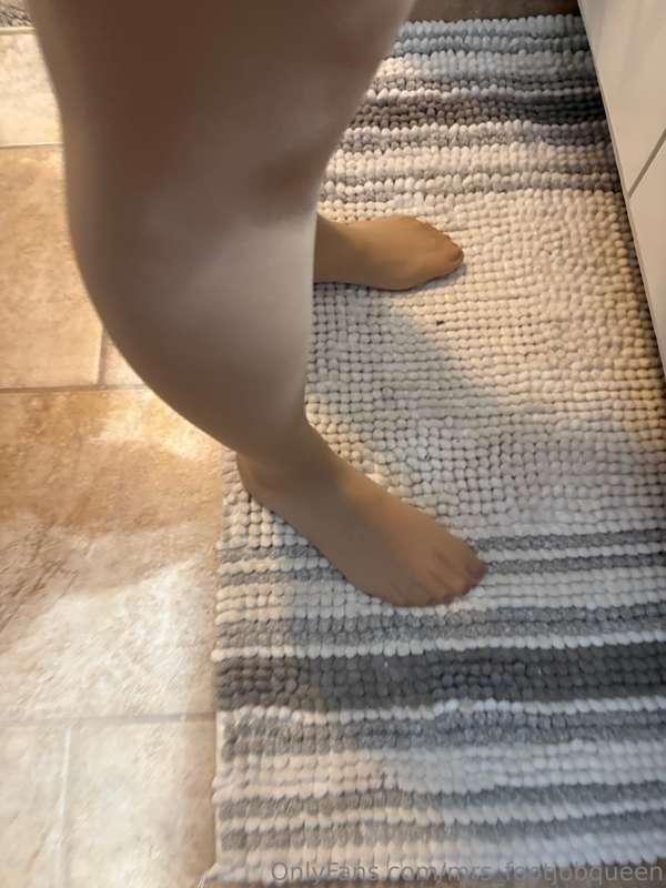 mrs_footjobqueen image #11