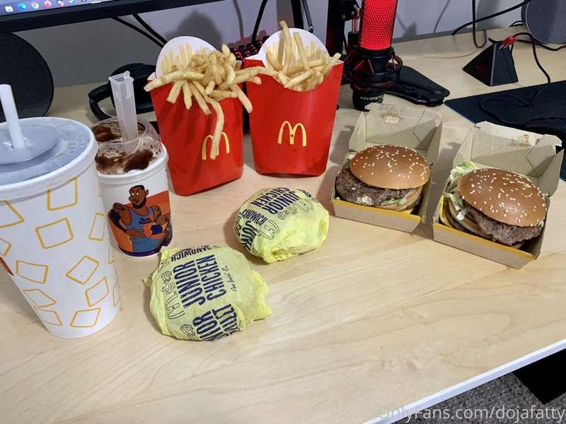 Making some customs today 🐷
Sunday McDonald’s feast starts N..