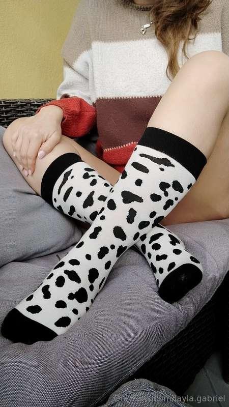 Kneel on the floor while I eat breakfast. With luck, crumbs ..